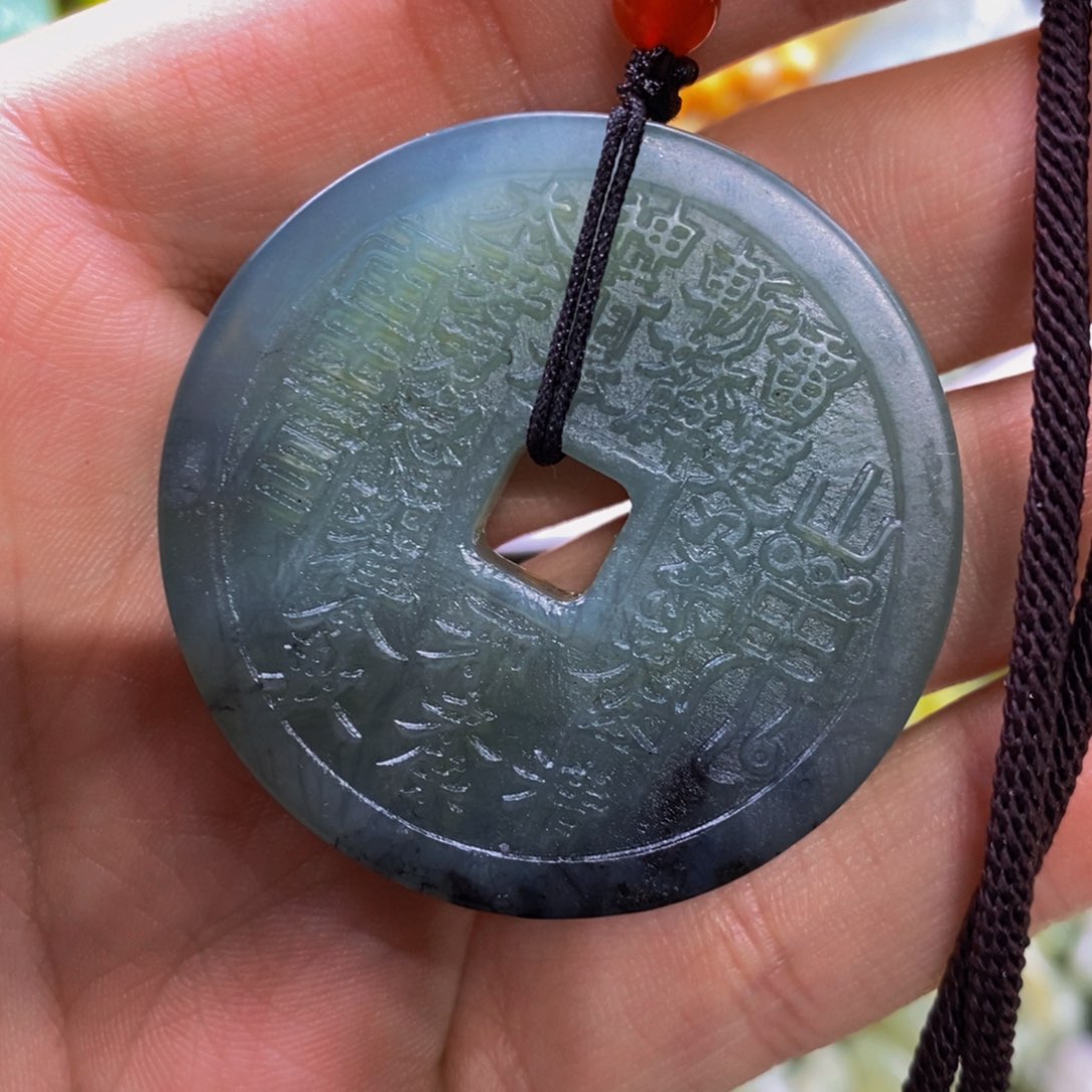 蛇纹石玉吊坠未镶嵌