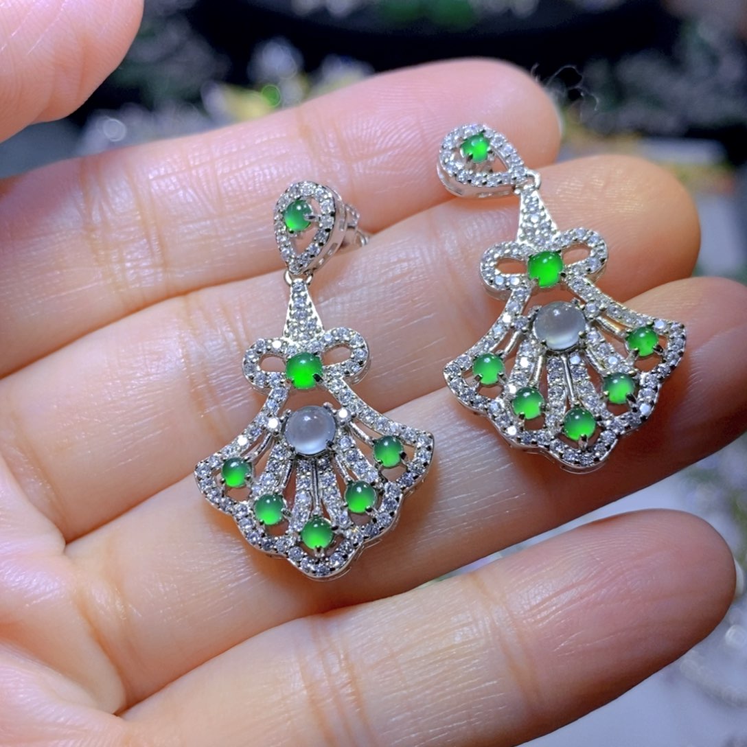 翡翠颈饰银S925镶嵌天然翡翠