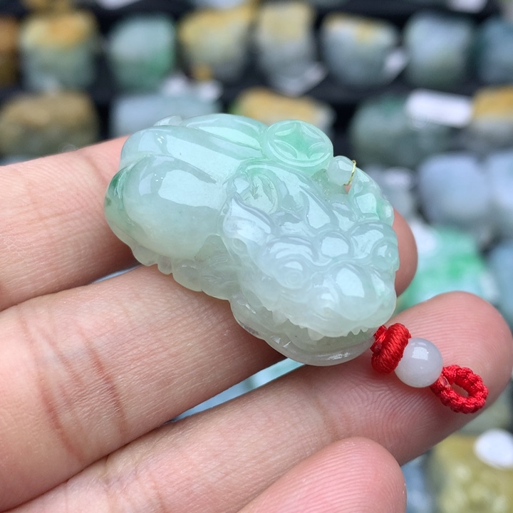 翡翠颈饰未镶嵌天然缅甸翡翠A货貔貅吊坠