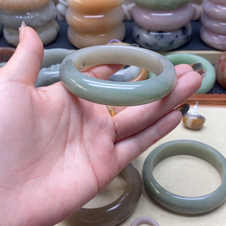 石英岩玉手镯未镶嵌优*