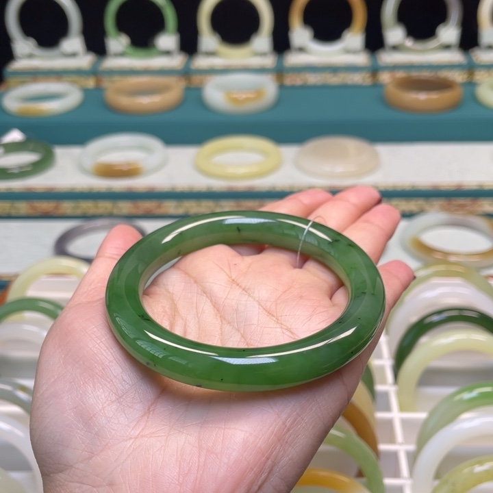 和田玉手镯未镶嵌逍**活58