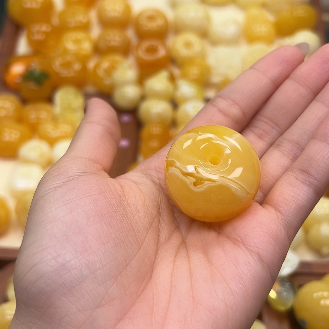 花***曼琥珀未镶嵌颈饰蜜蜡