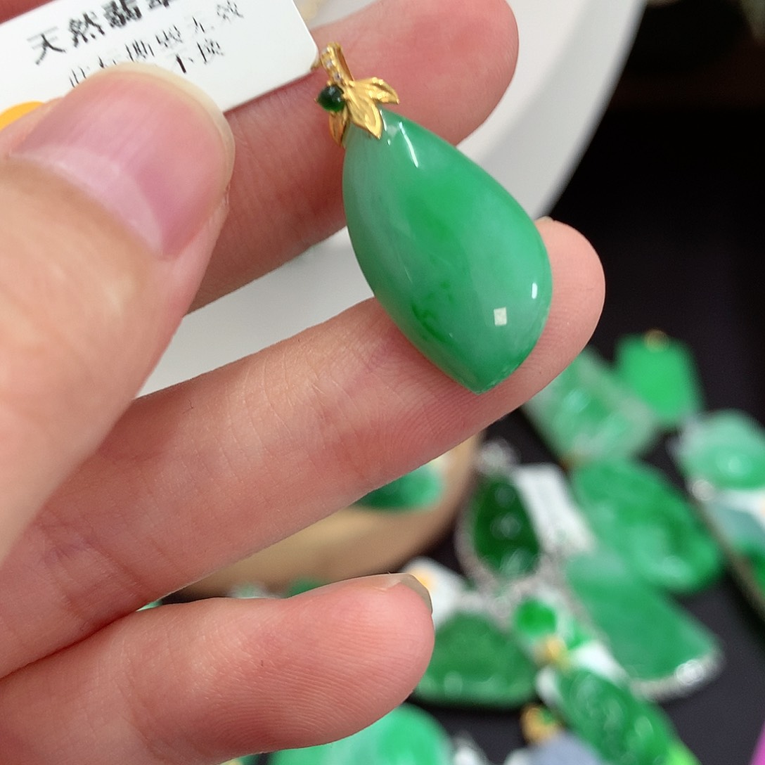 翡翠18K金镶嵌吊坠(不含链)
