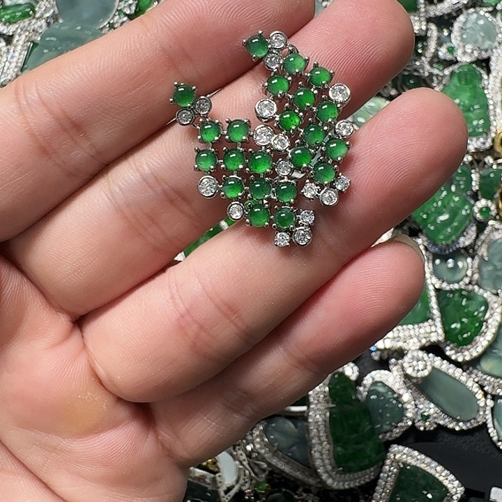 翡翠未镶嵌颈饰天然A货翡翠放漏