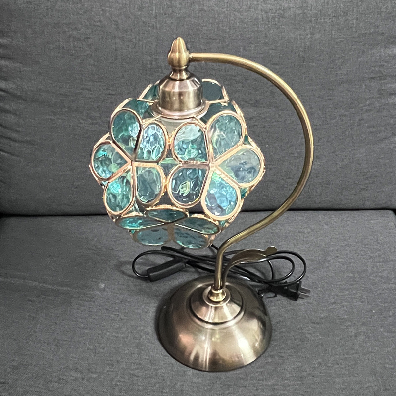 欧式台灯 花瓣台灯卧室灯民国风复古装饰中古风床头灯