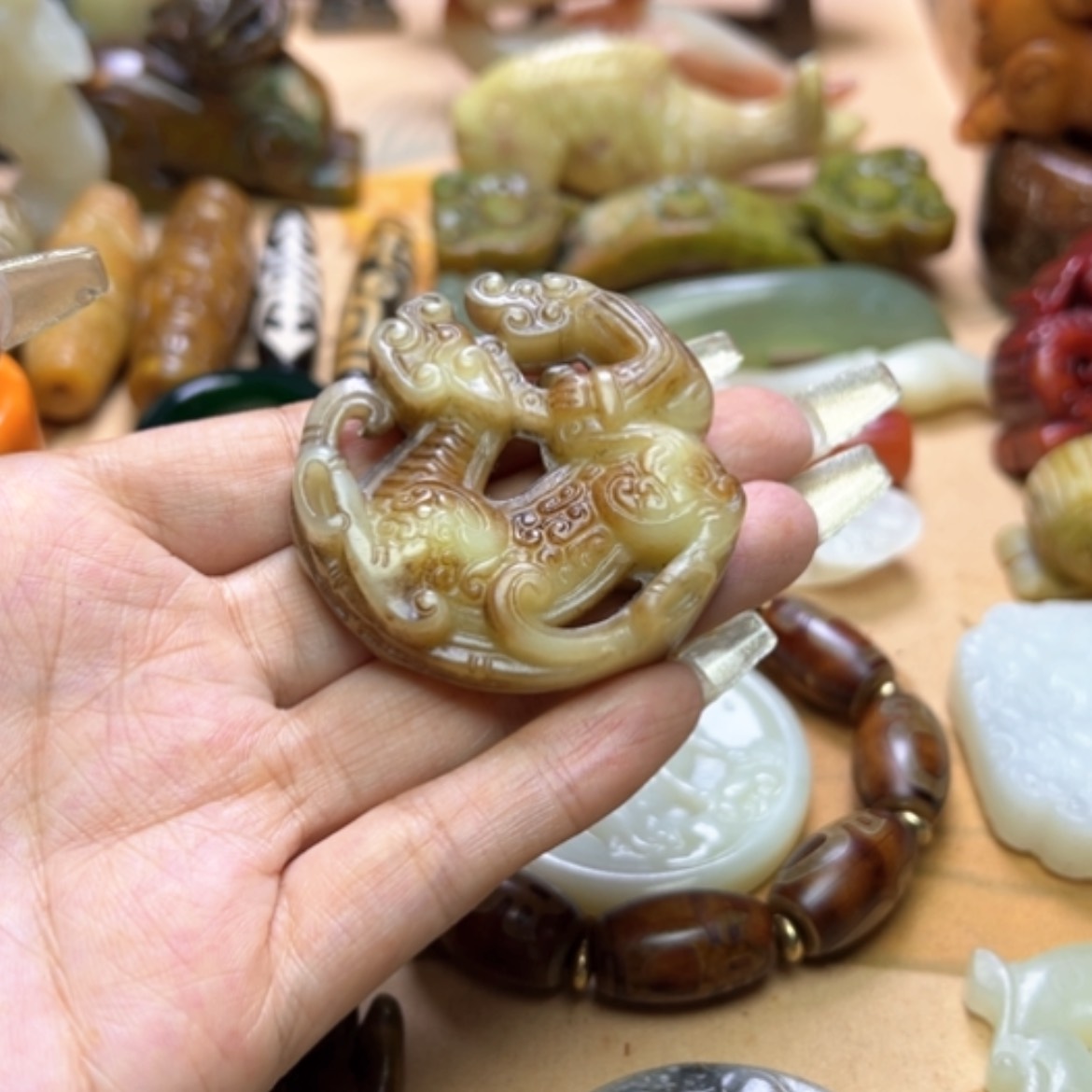 【闪购商品】蛇纹石玉颈饰未镶嵌
