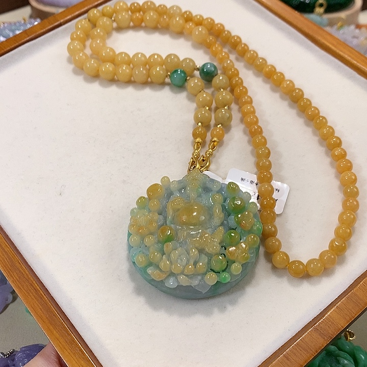 翡翠未镶嵌颈饰翡翠吊坠