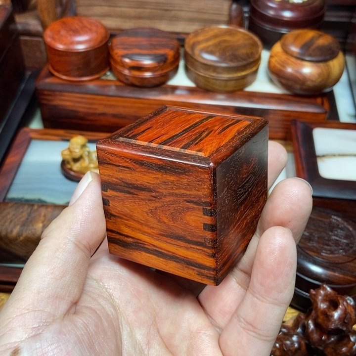 檀香紫檀（小叶紫檀）璞****i方盒