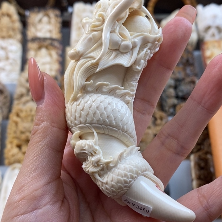 任***生猛犸象牙吊坠龙牙