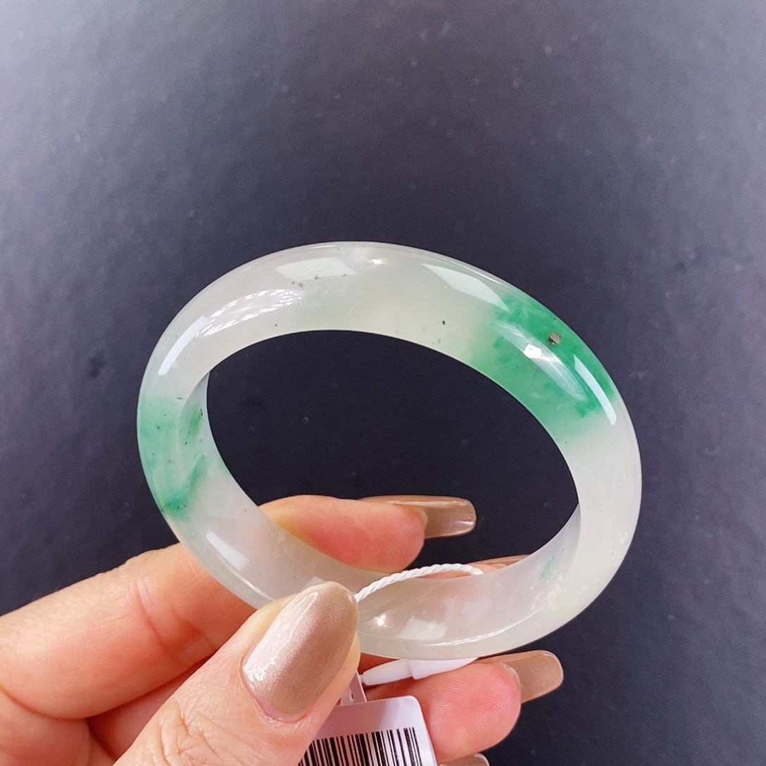 石英质玉手镯未镶嵌?*兔非洲翠手镯