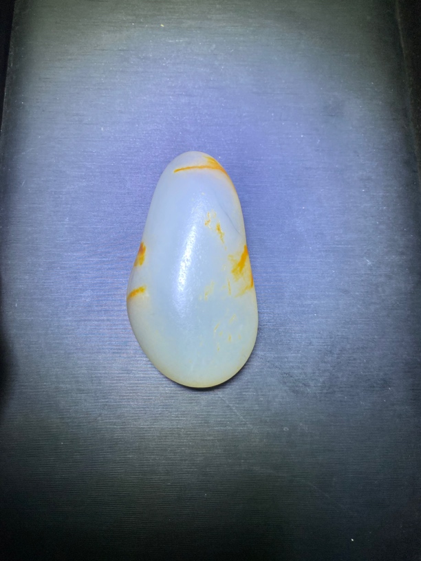 新疆和田玉原石手把件