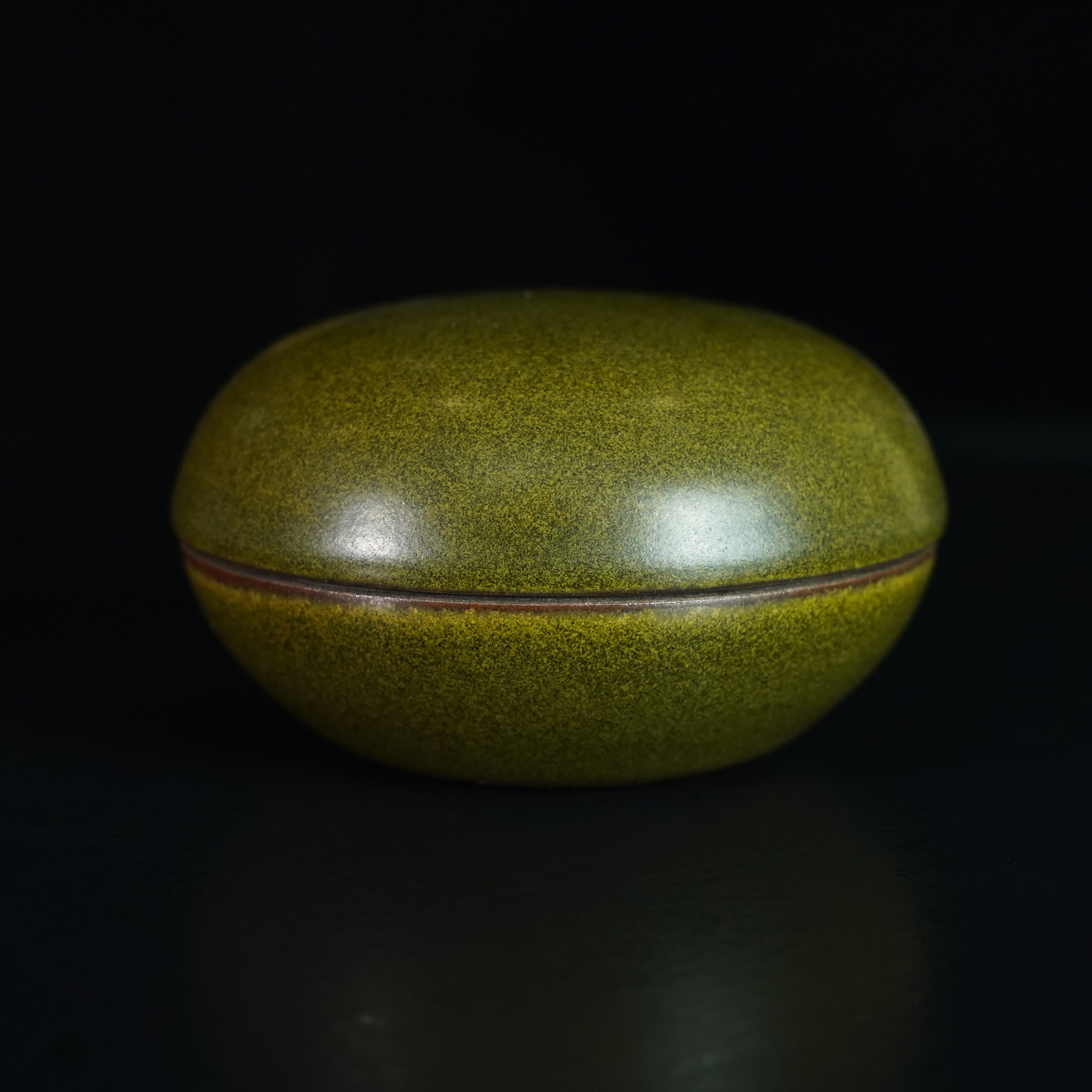 晚清民国・茶叶末釉印泥盒【古董拍卖】