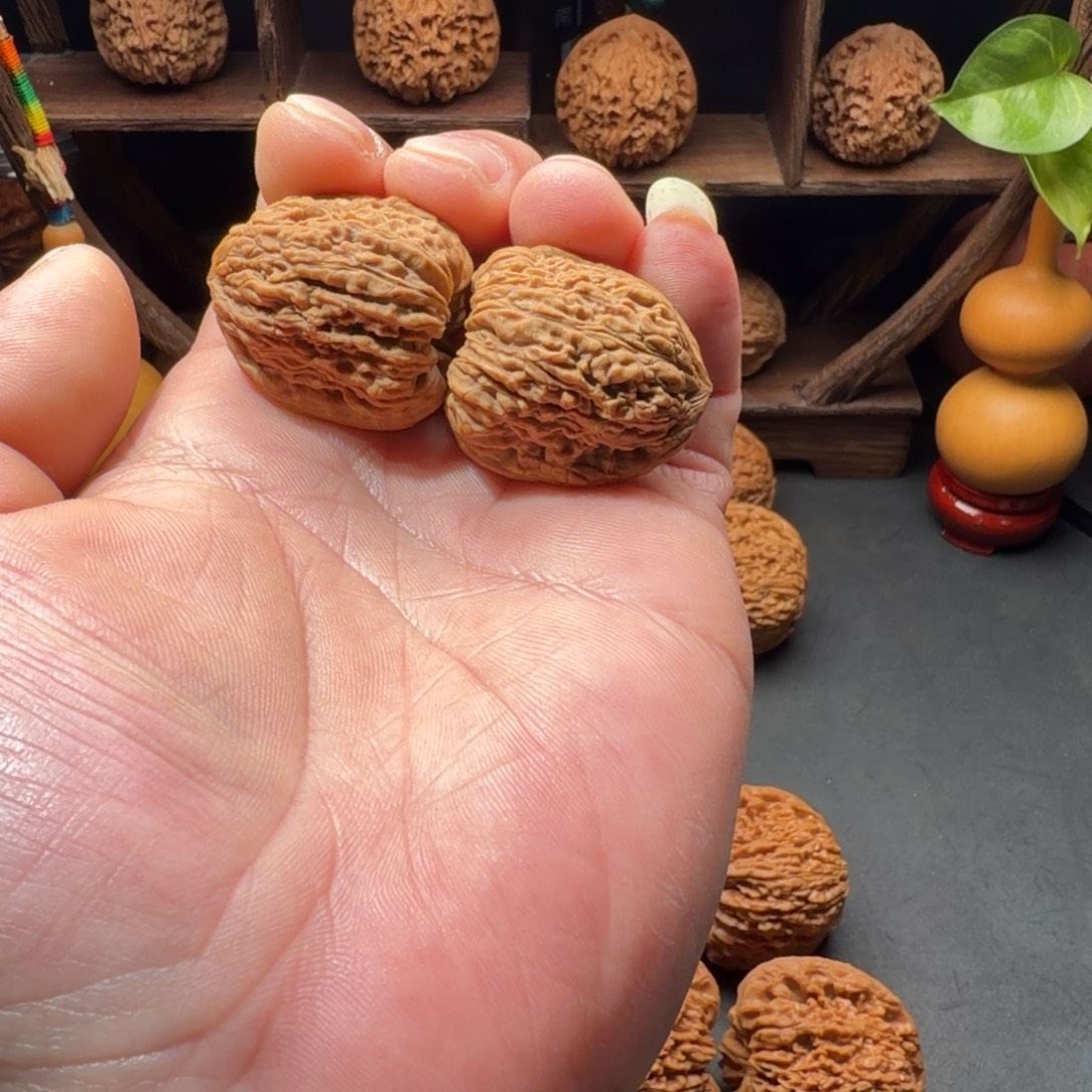 6***修把件文玩核桃南疆石凹底拉丝尺寸30