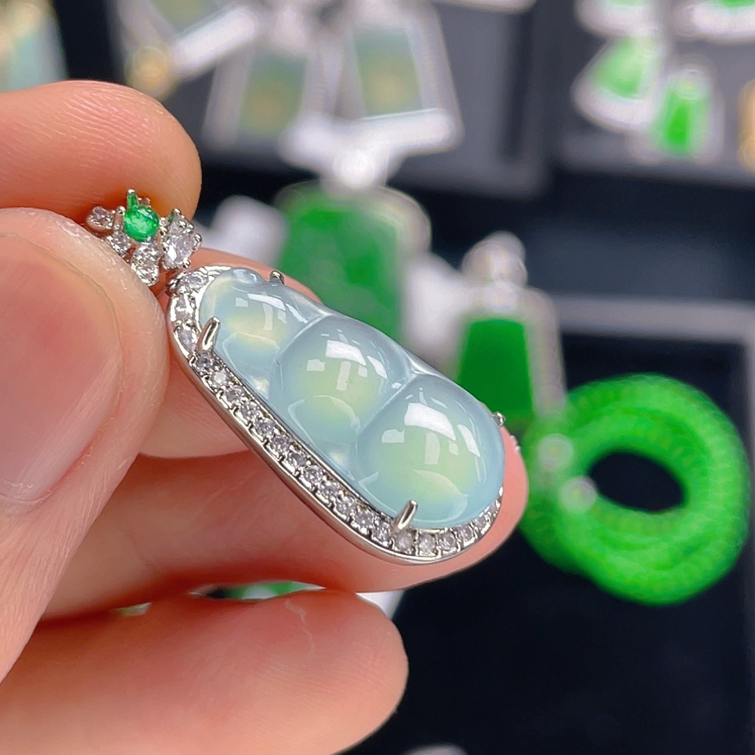 翡翠吊坠(不含链)未镶嵌