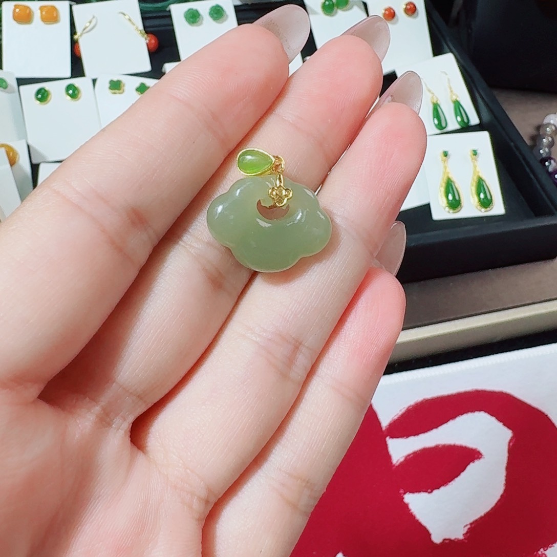 和田玉银S925镶嵌耳饰晴水如意吊坠