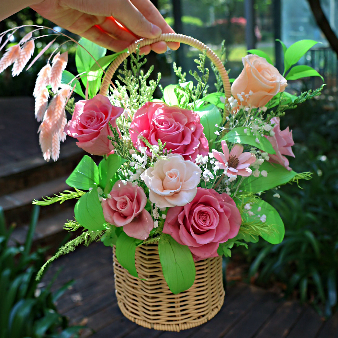 粉漾花提 永生花单面观手提小花篮