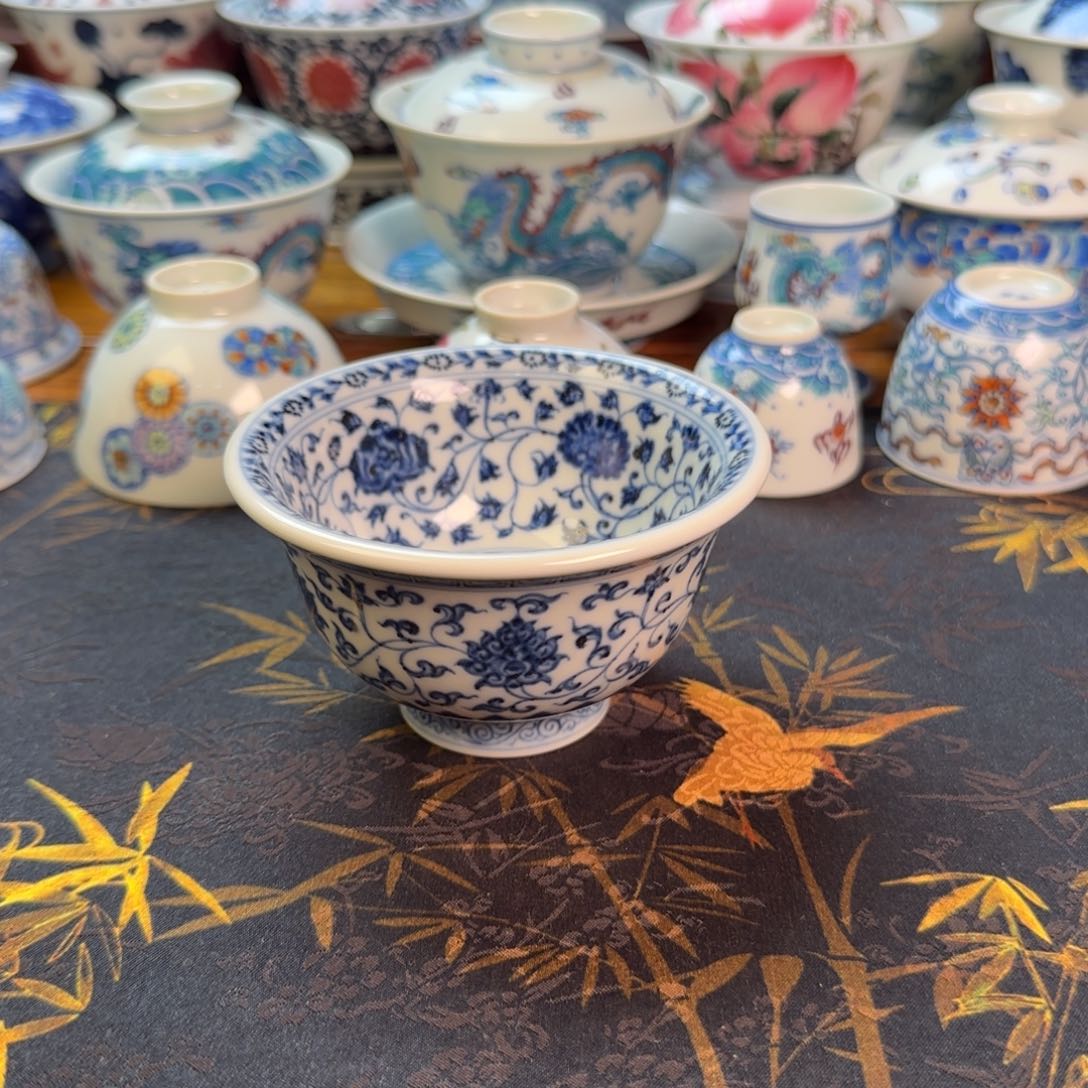 满工缠枝压手主人杯