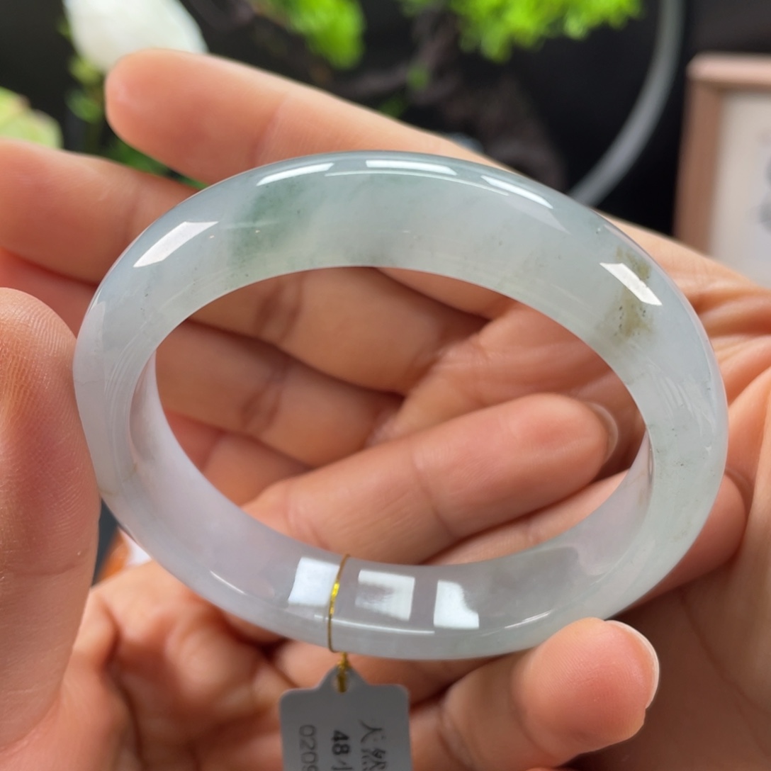 翡翠手镯未镶嵌冰透起胶正圈
