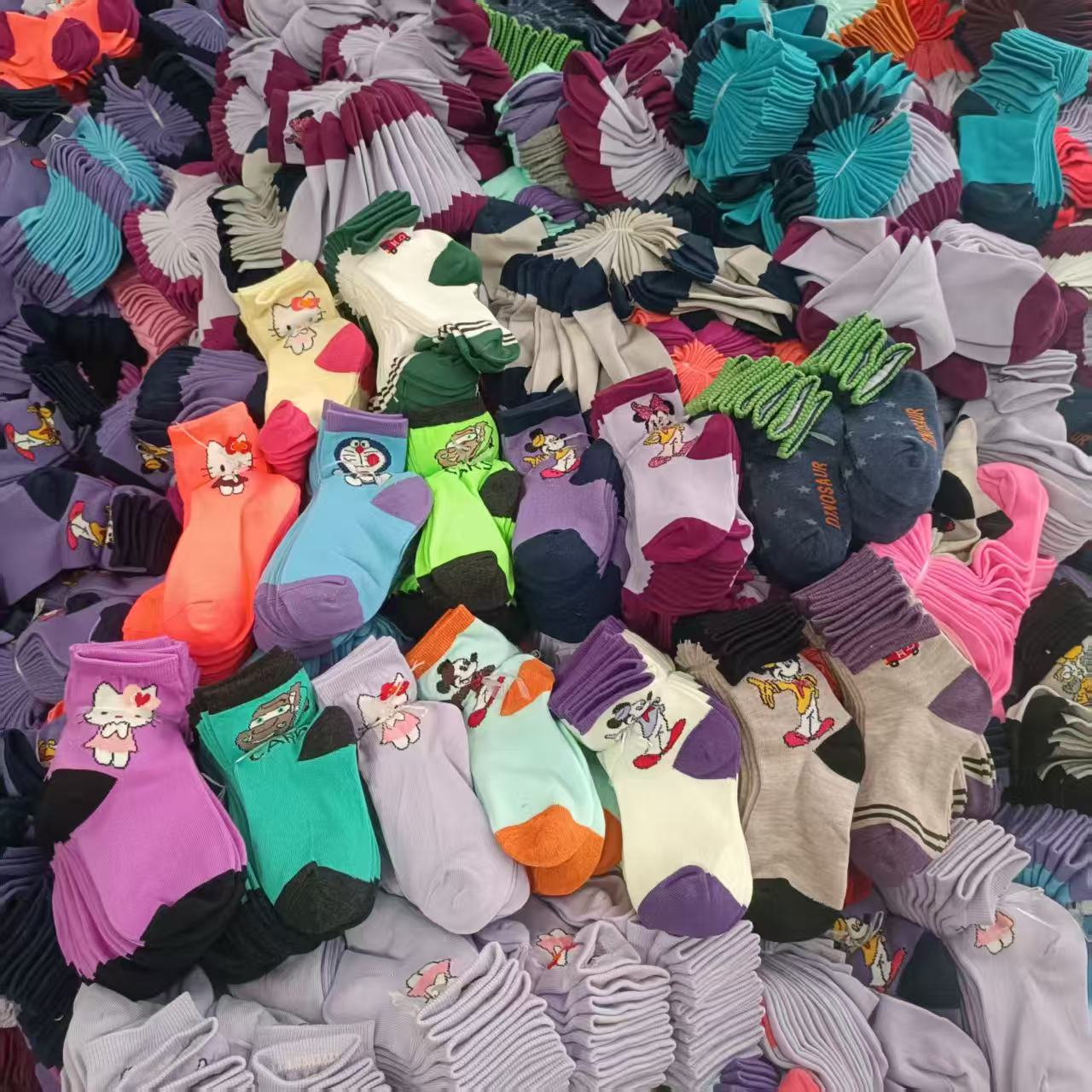 中筒水貂绒女袜秋季可爱纯色卡通学生偶有瑕疵介意勿拍