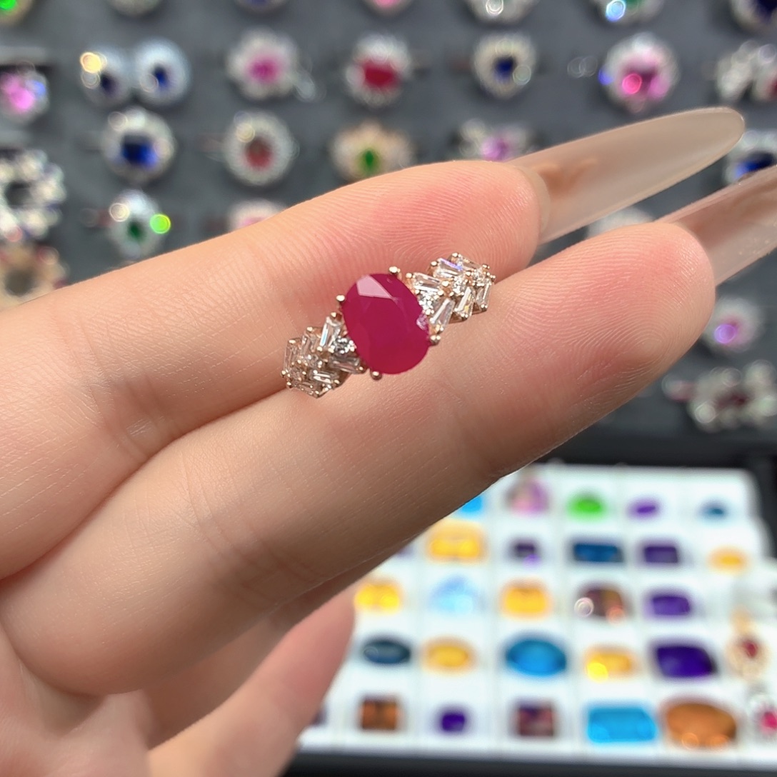 925银培育缅甸粉红色宝石