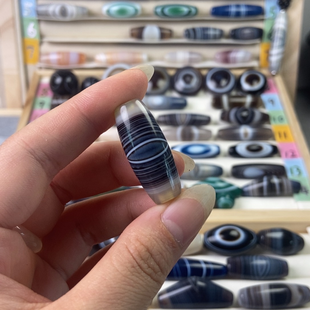 v***e玛瑙/玉髓颈饰合金