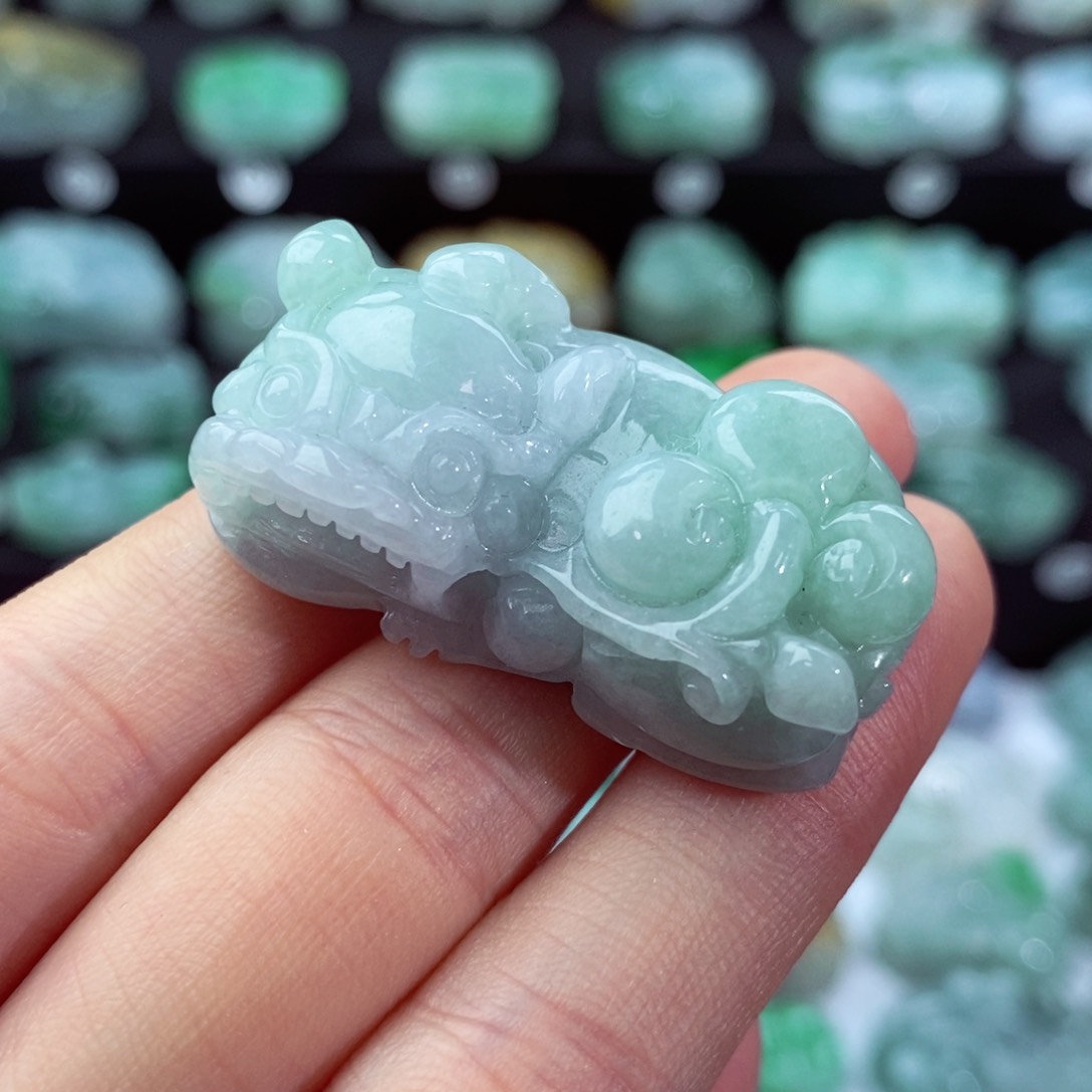 翡翠颈饰未镶嵌天然