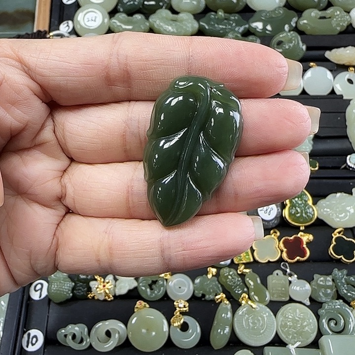 和田玉未镶嵌吊坠(不含链)