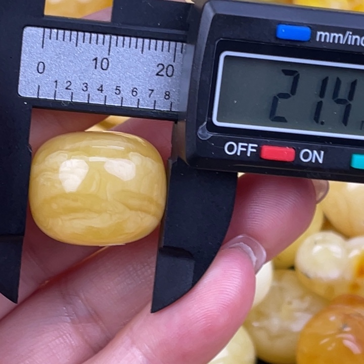 蜜蜡未镶嵌裸石397