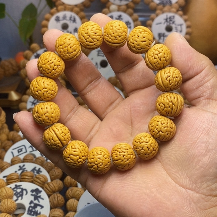 【闪购商品】一**前桃核雕刻手串手链