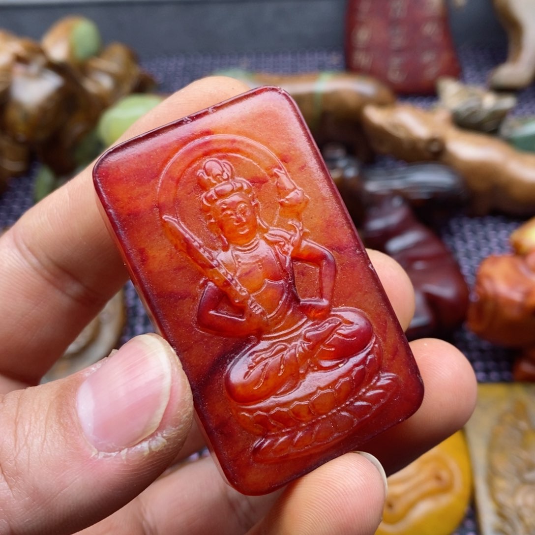 蛇纹石玉颈饰足银镀金镶嵌