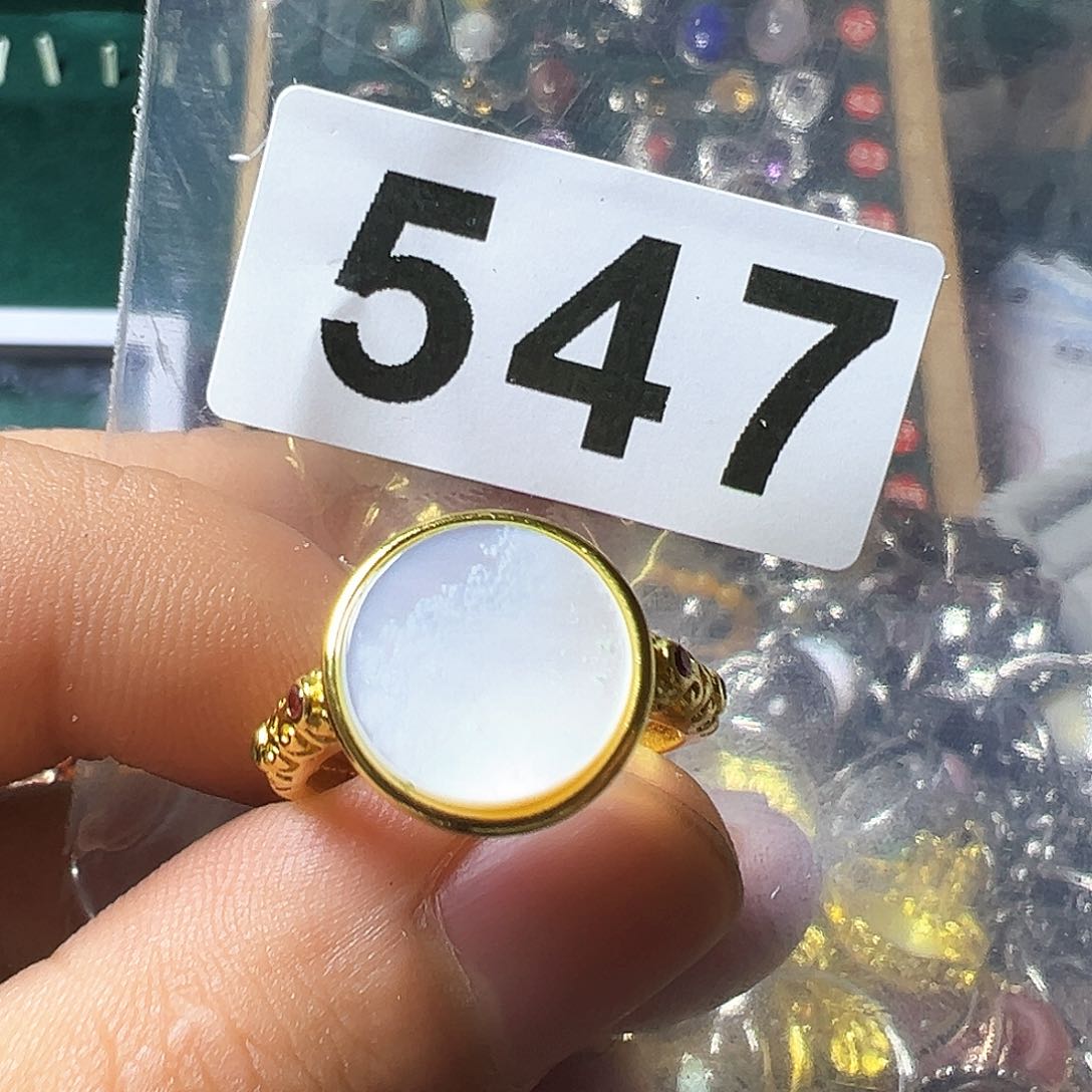 石英质玉戒指未镶嵌