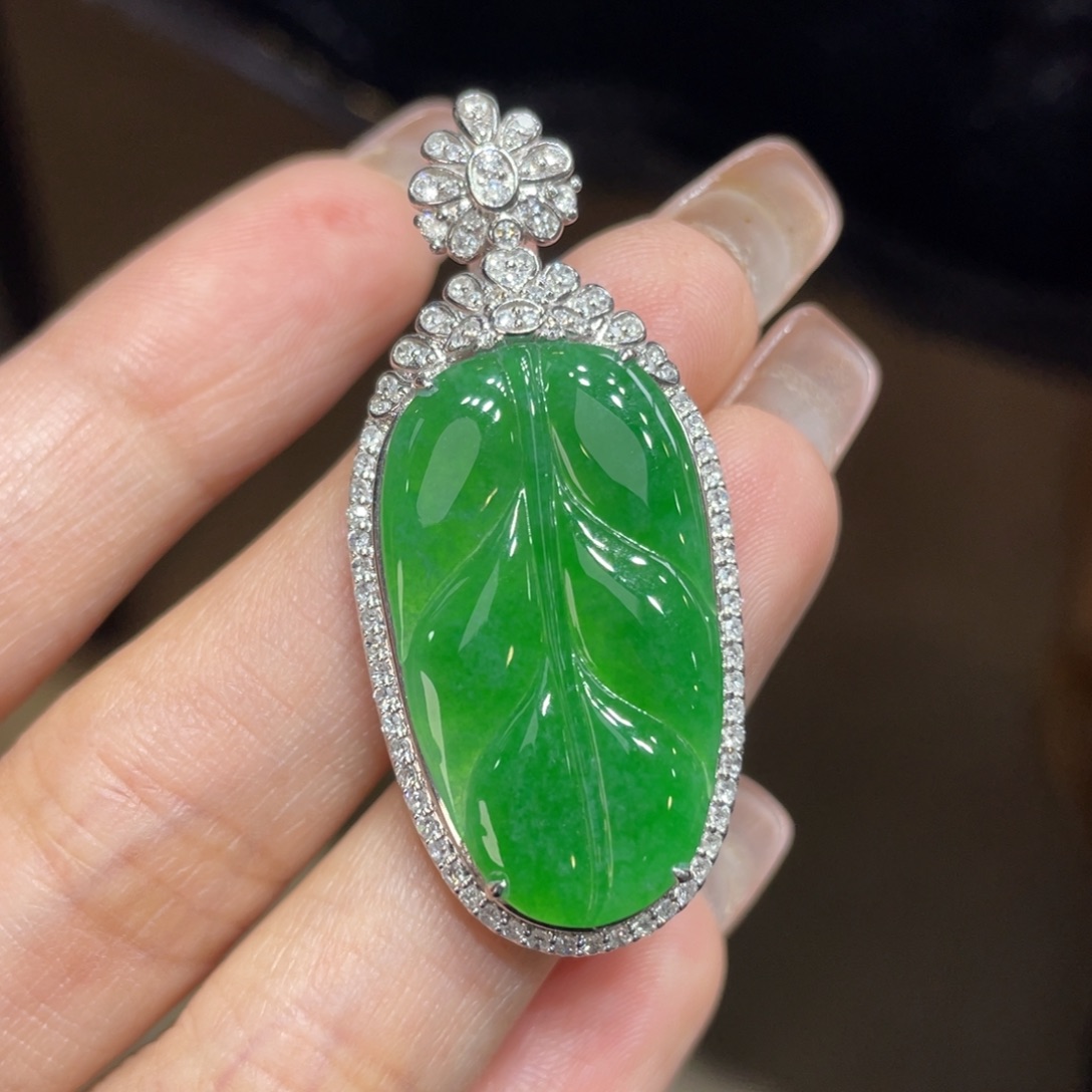 翡翠颈饰18K金镶嵌天然缅甸翡翠