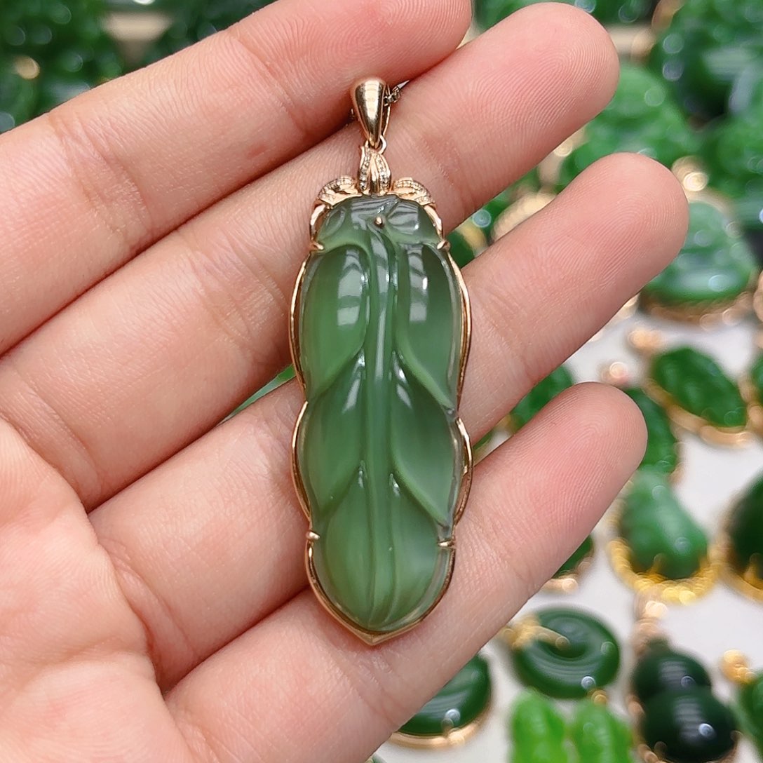 和田玉（碧玉）颈饰18K金镶嵌