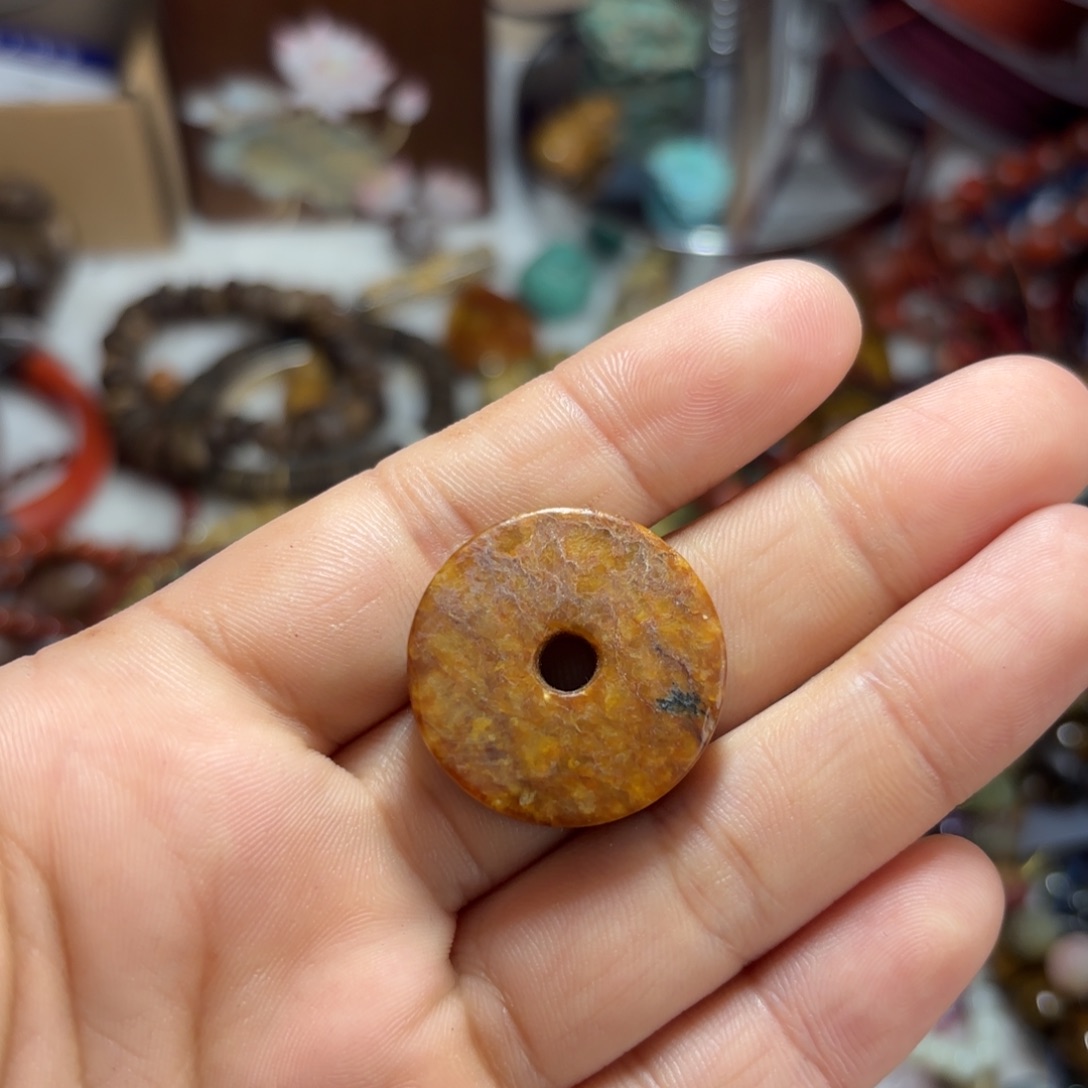 岫岩河磨玉（透闪石质玉）颈饰未镶嵌萌***记