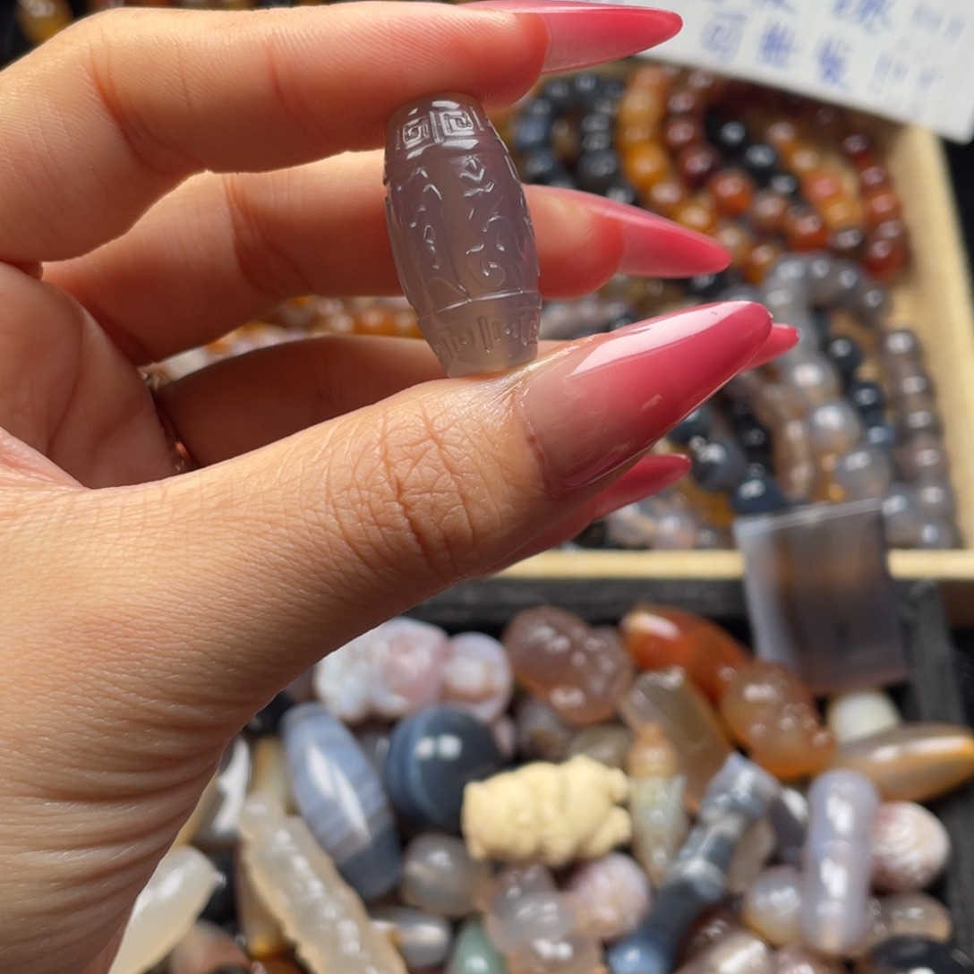 玛瑙/玉髓未镶嵌珠宝奇石