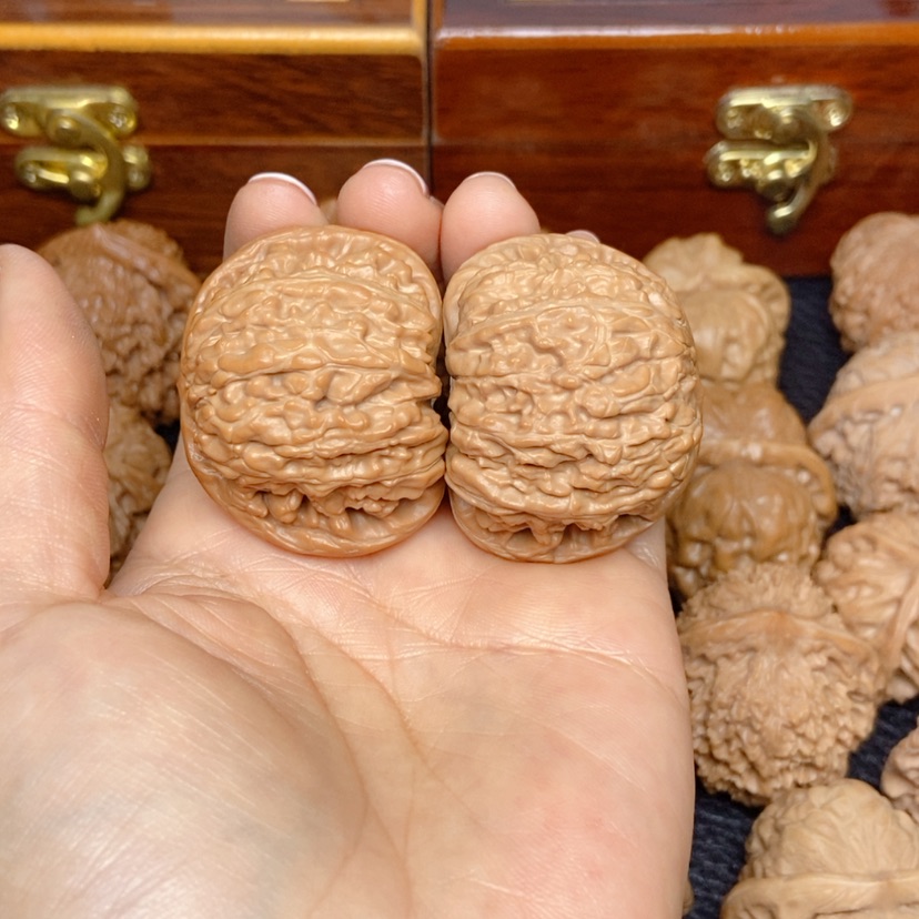 【闪购商品】文玩核桃吊坠煊*白狮子42