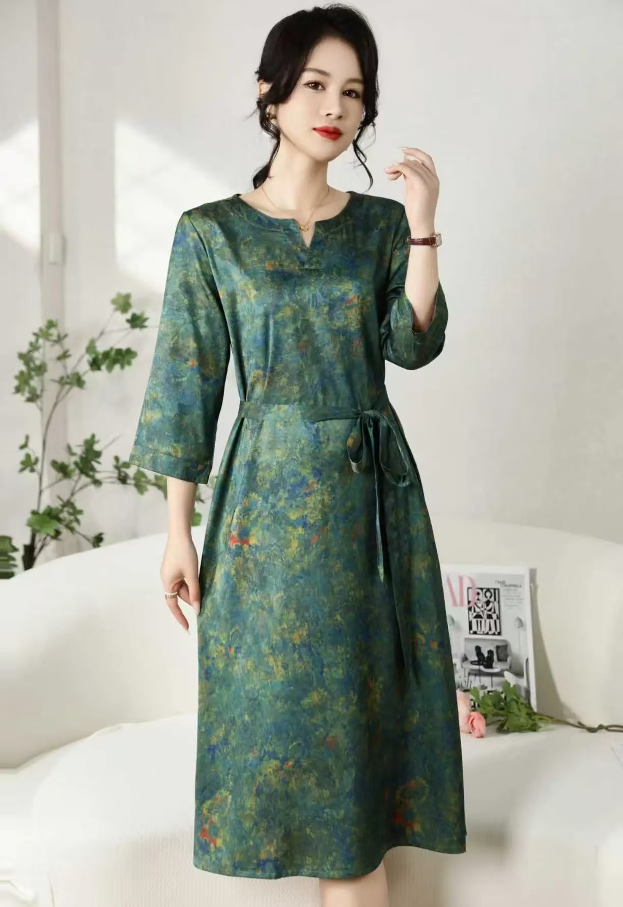 绿色黯然  时尚轻奢亲肤透气中长款连衣裙