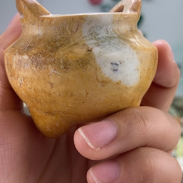 透闪石质玉把件未镶嵌