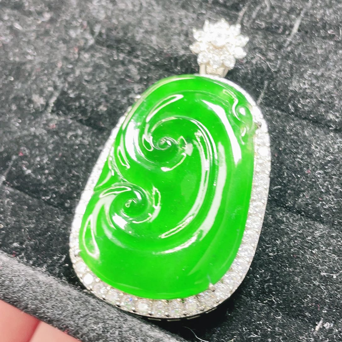 翡翠未镶嵌颈饰51