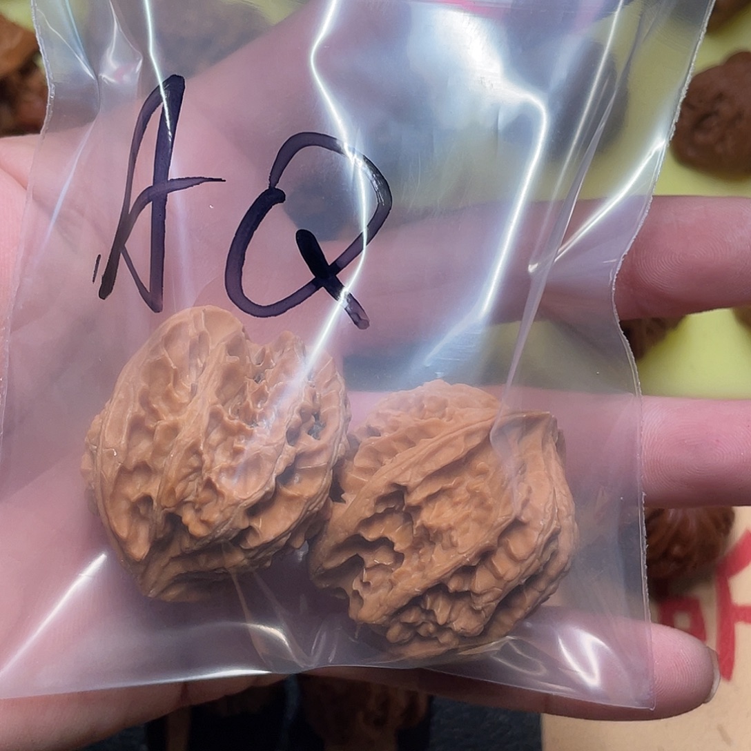 A***Q吊坠文玩核桃苹果