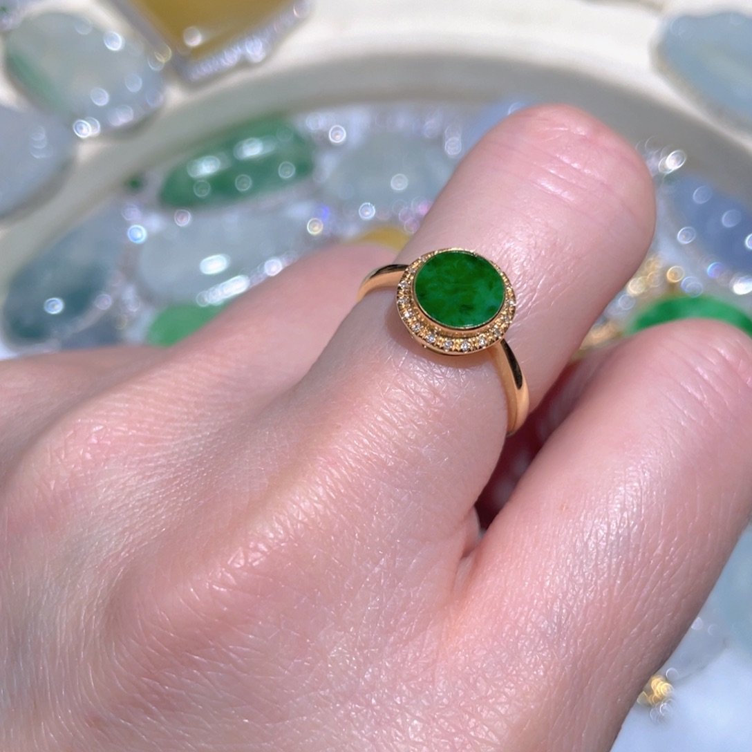 翡翠颈饰18K金镶嵌翡翠