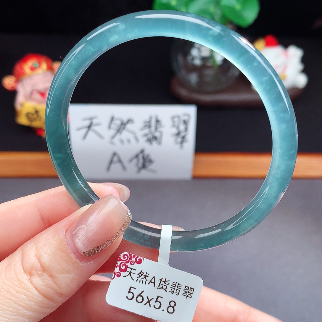 翡翠手镯（圆镯）未镶嵌