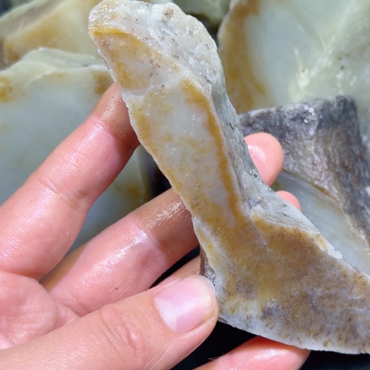 和田玉未镶嵌珠宝半成品