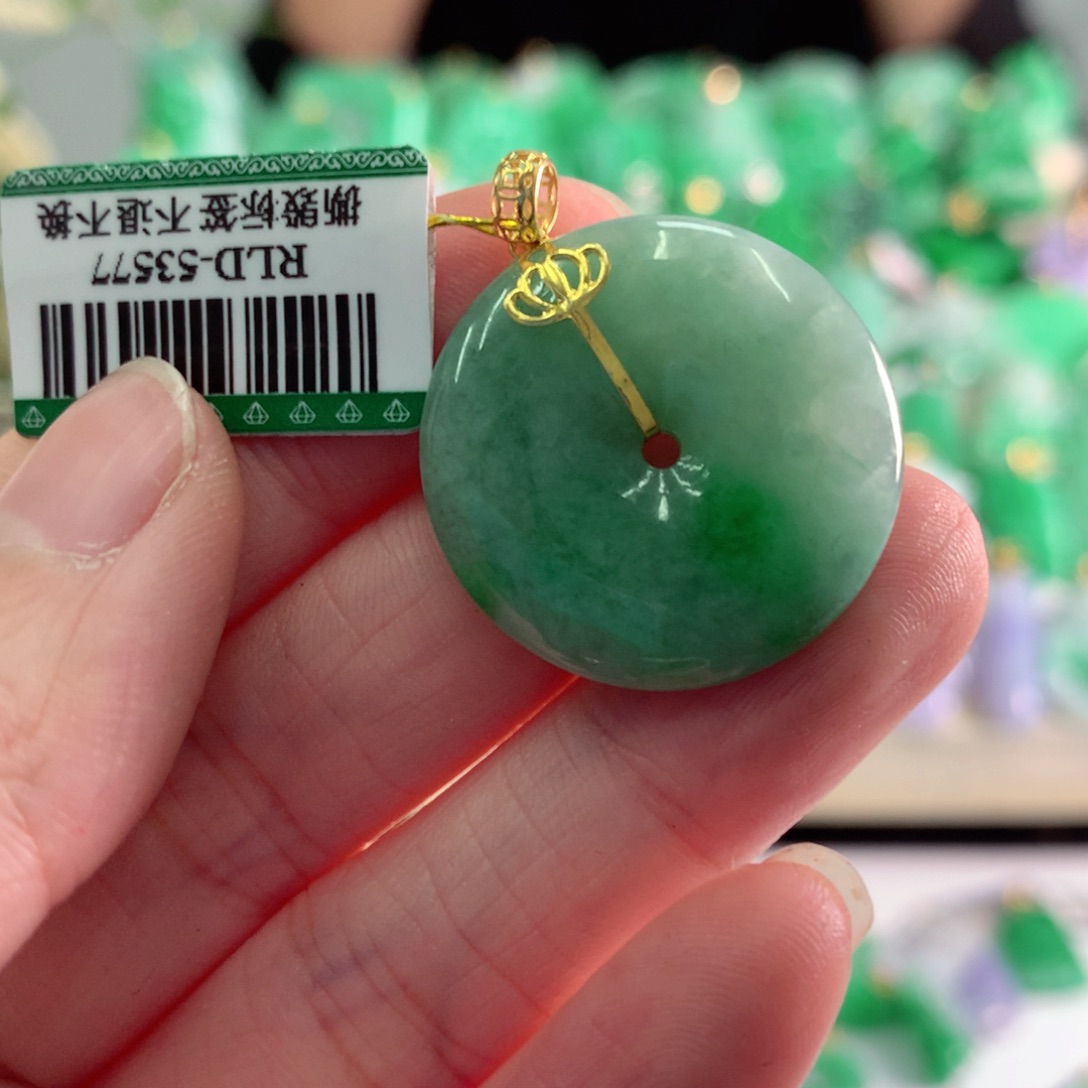 翡翠吊坠(不含链)18K金镶嵌