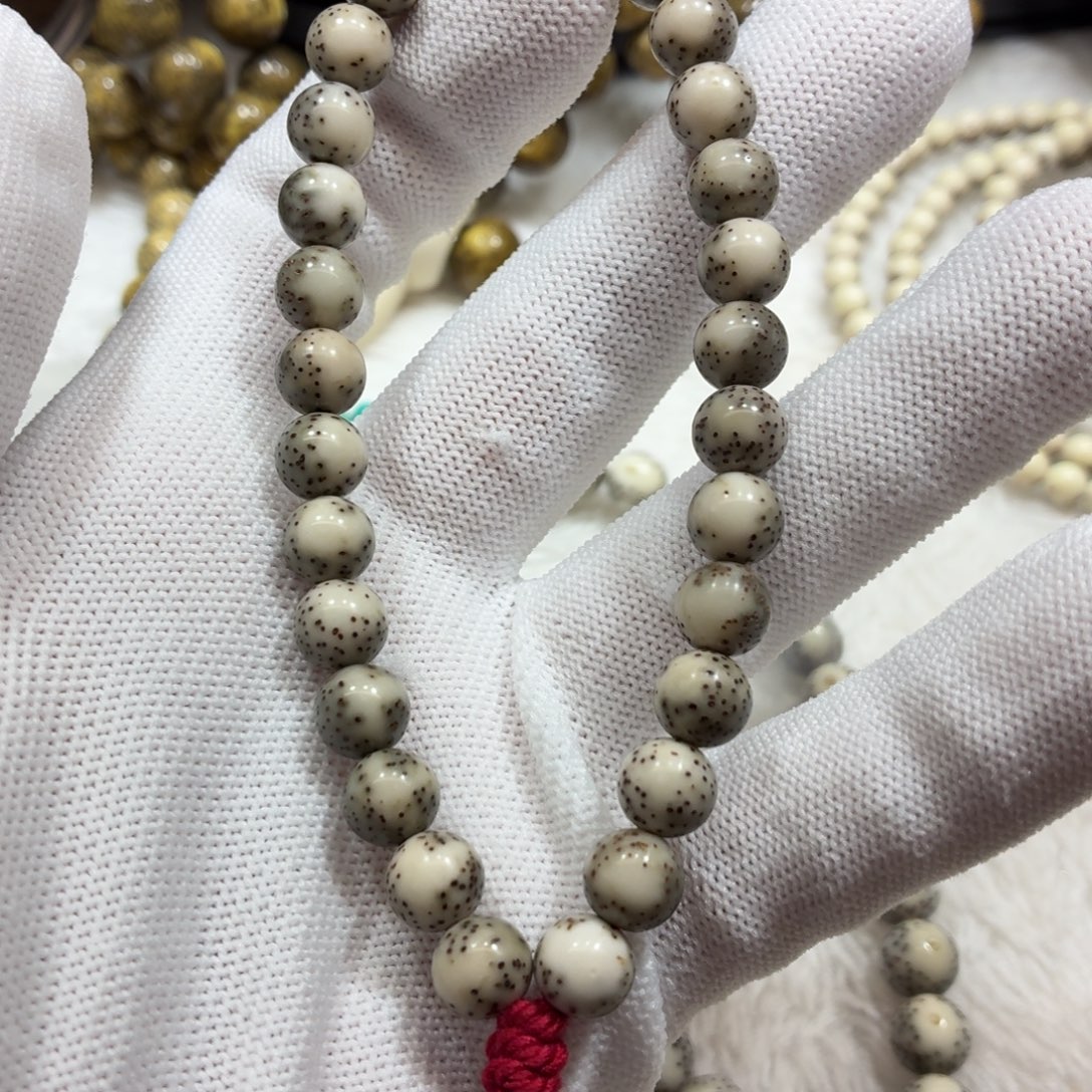 星月菩提手串绿包白8河豚