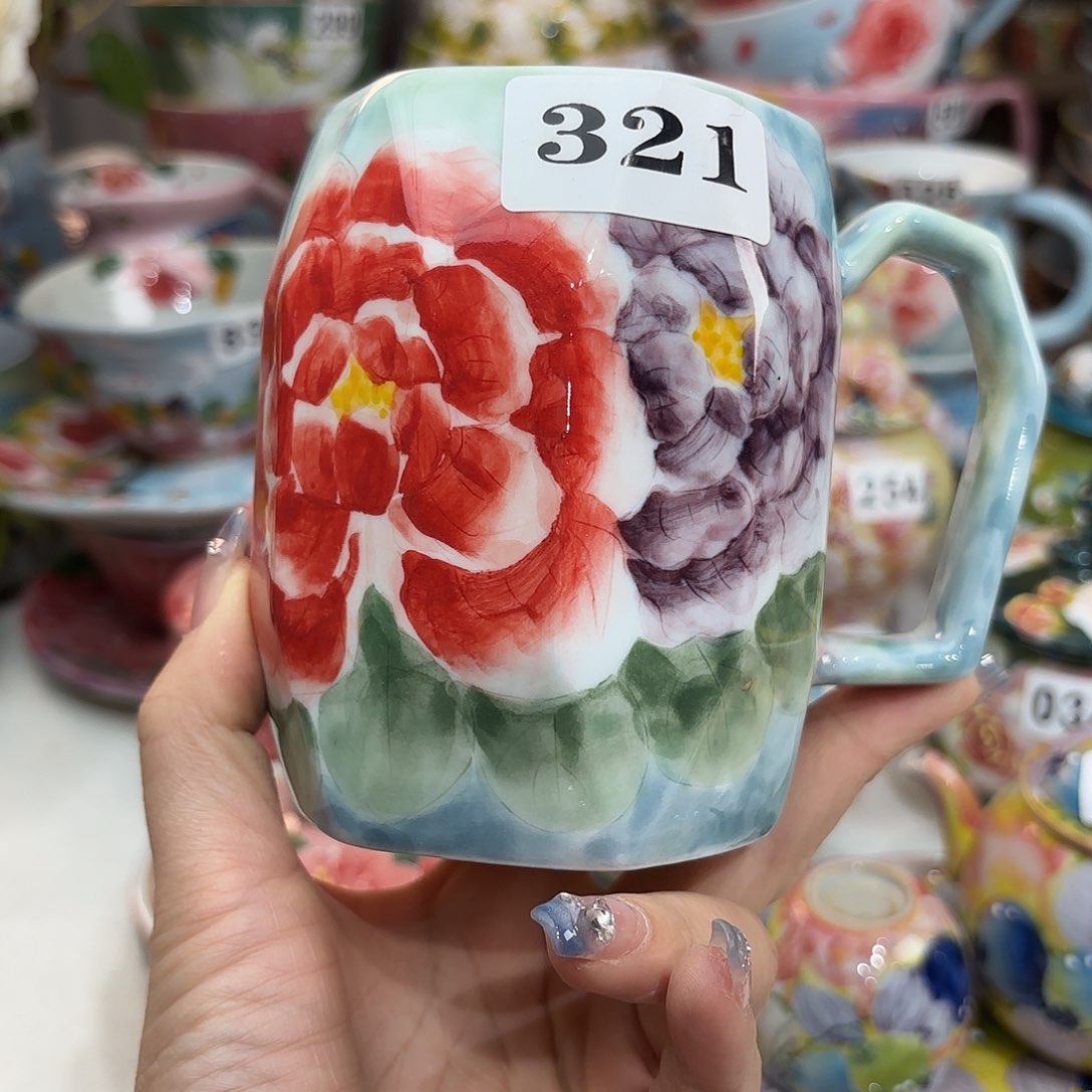 瓷片在这个社会是不允许