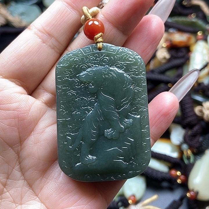 和田玉颈饰未镶嵌双面