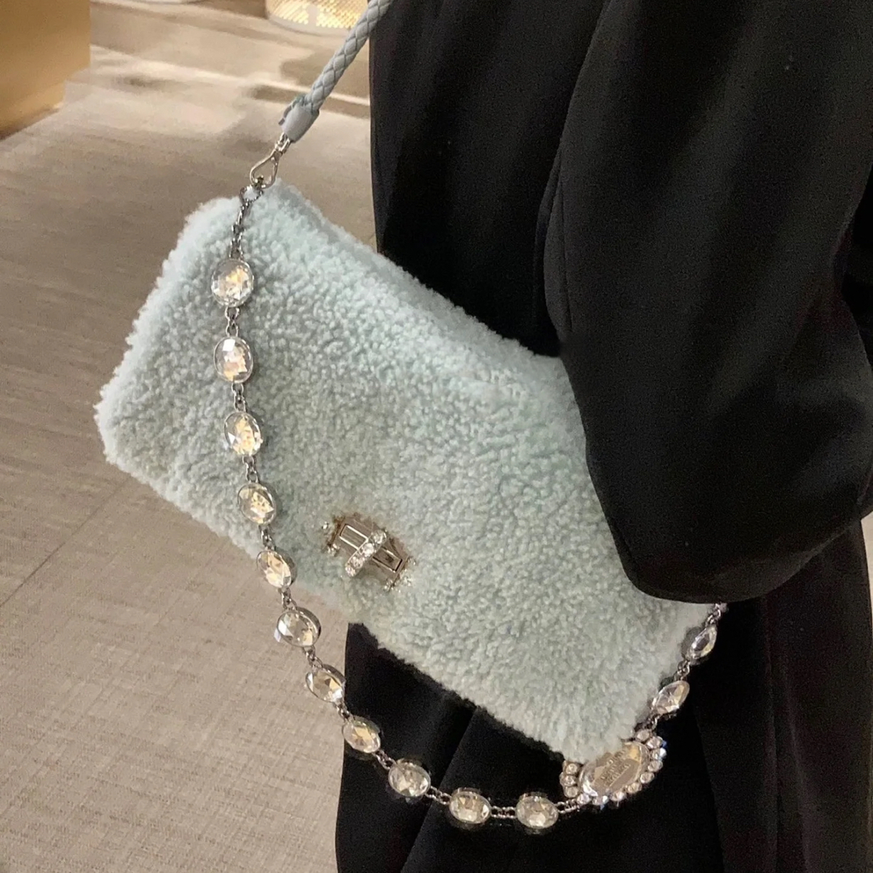 95新 MIU MIU/缪缪 雾霾蓝色毛毛宝石单肩包