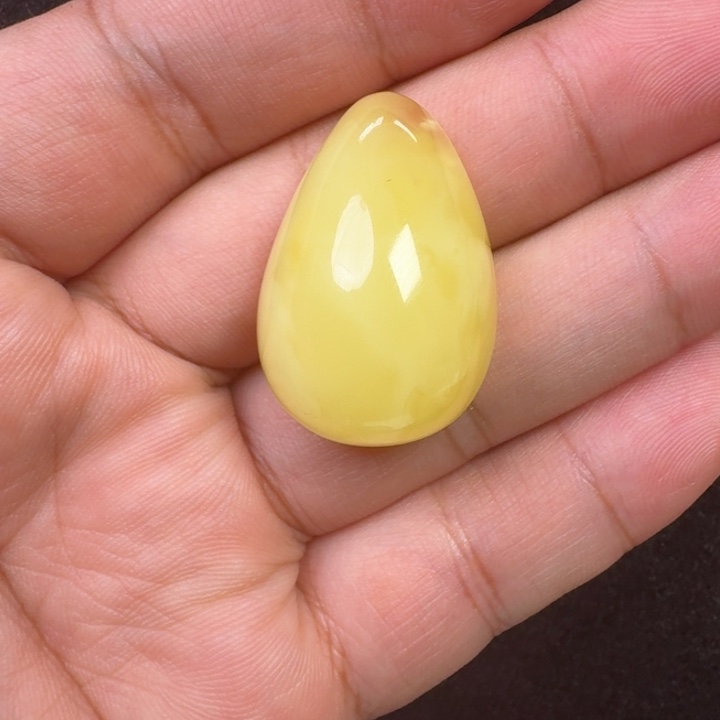 蜜蜡未镶嵌珠宝奇石