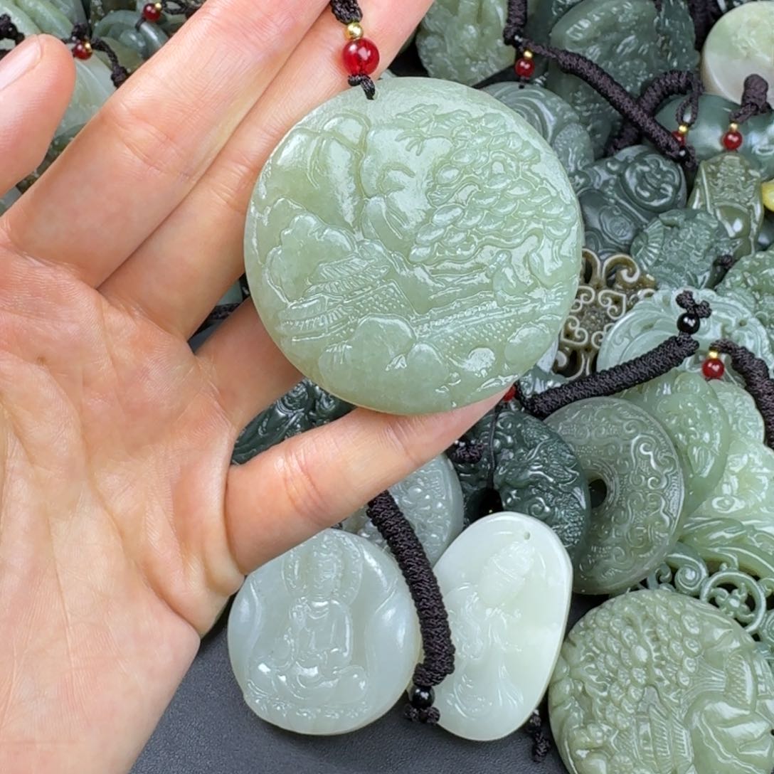 和田玉颈饰未镶嵌